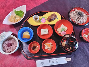 四季の鉄鉢膳（信濃）